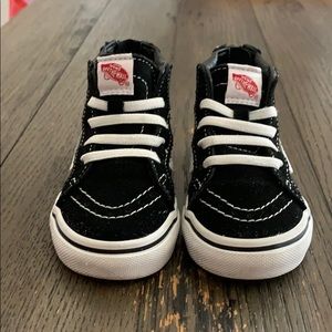Toddler Black/White Vans Size 6
